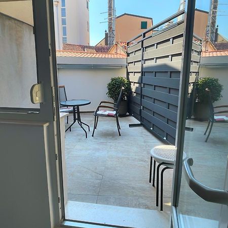 Rose Apartment Split Extérieur photo