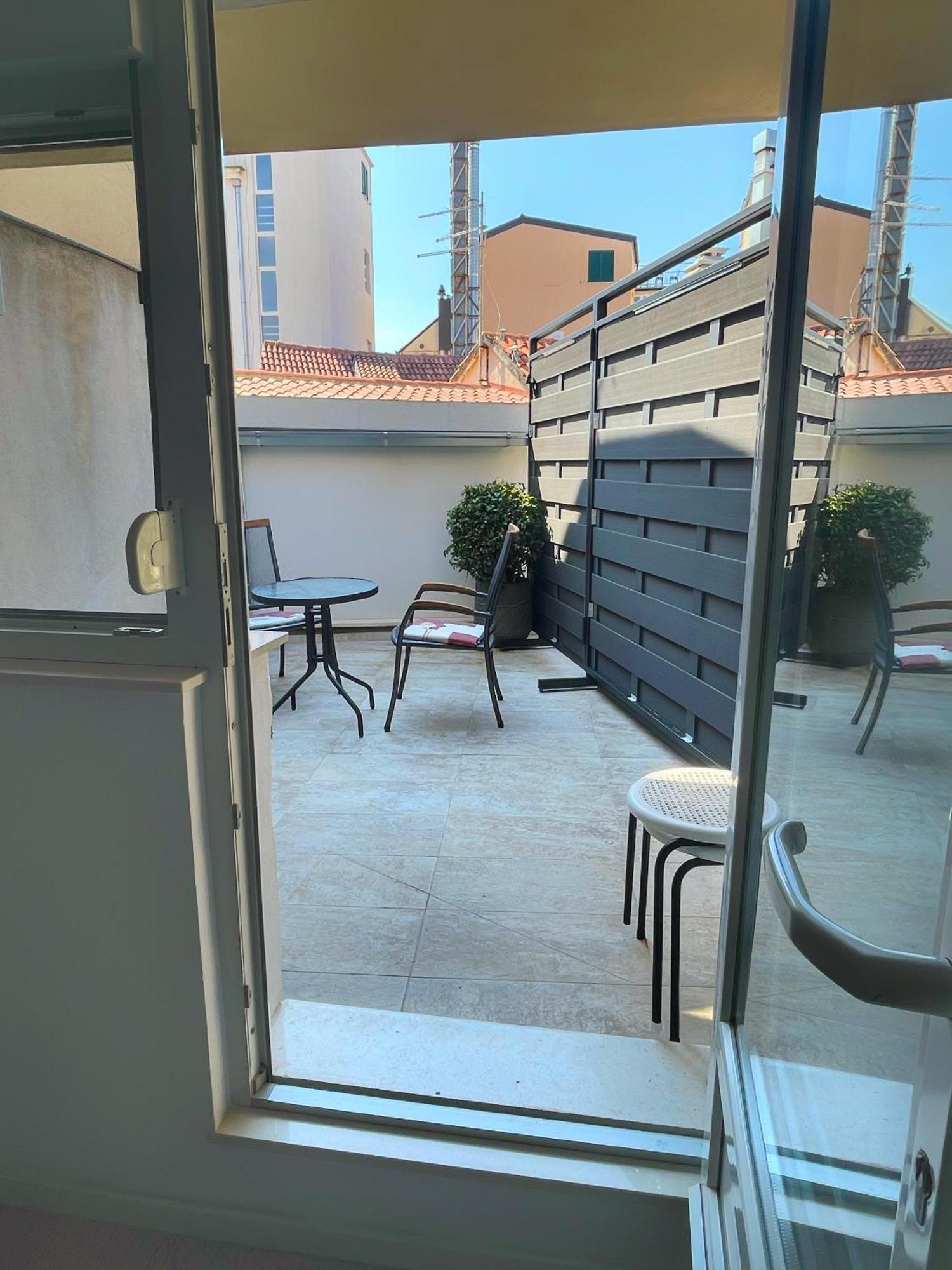 Rose Apartment Split Extérieur photo