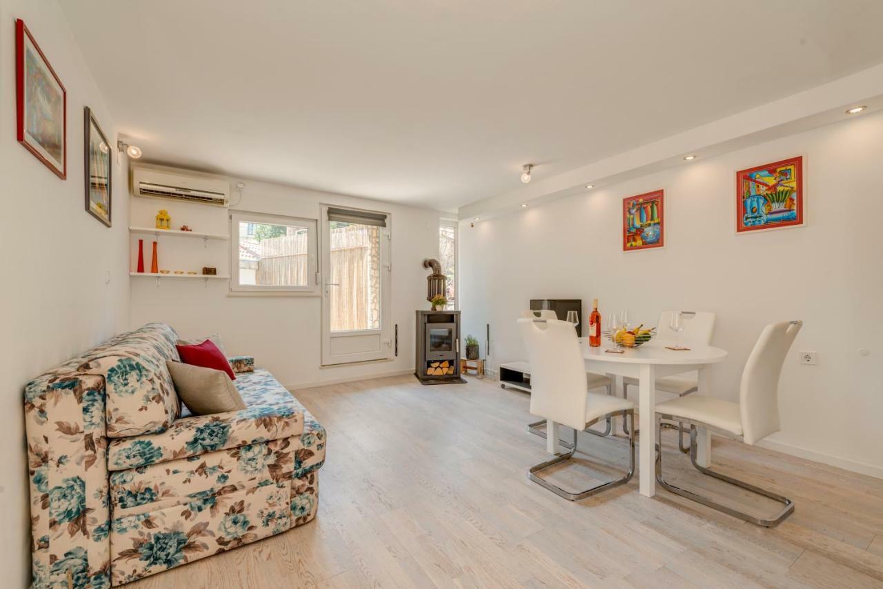 Rose Apartment Split Extérieur photo