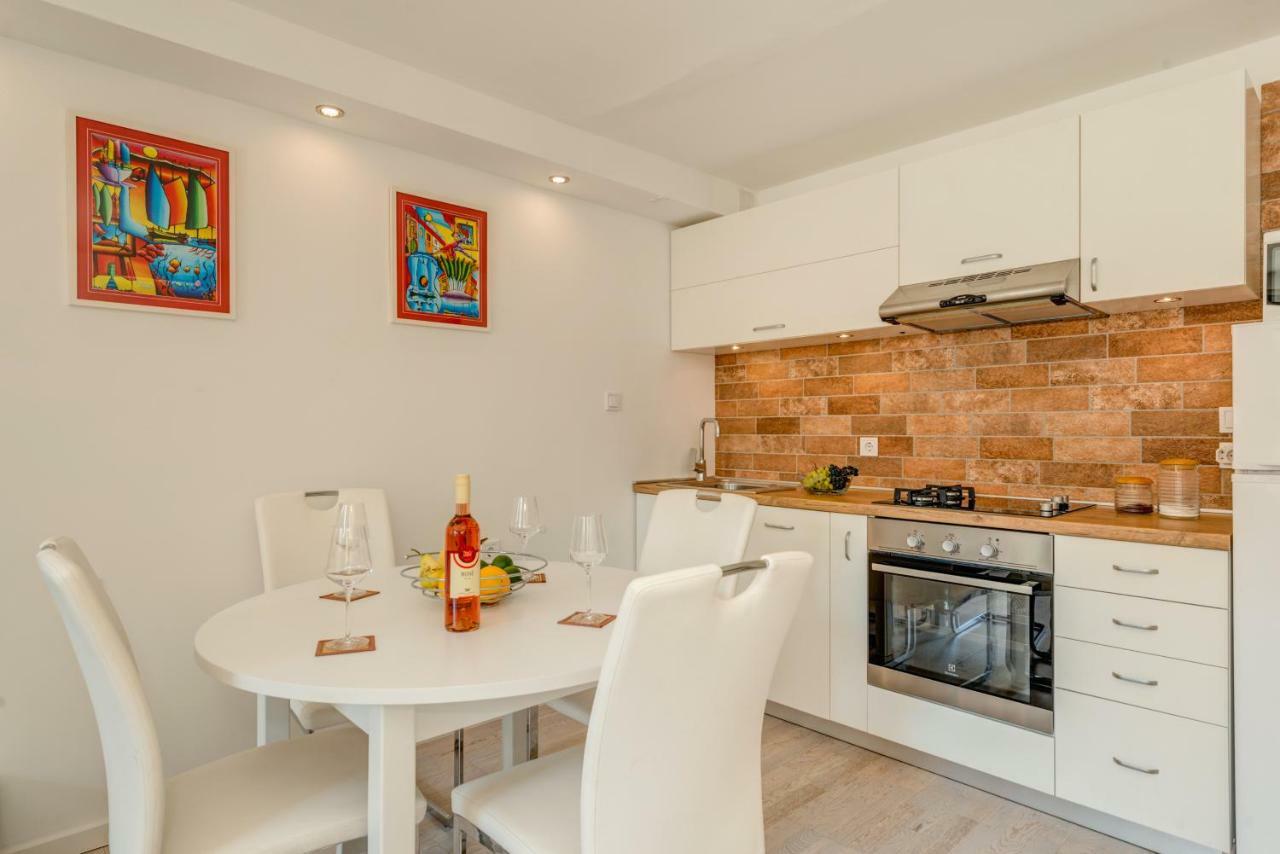 Rose Apartment Split Extérieur photo