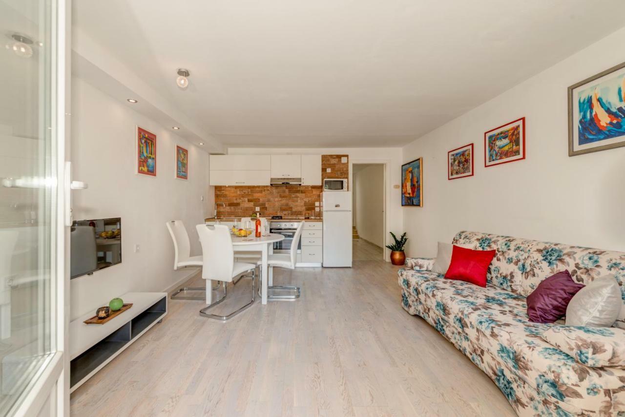 Rose Apartment Split Extérieur photo